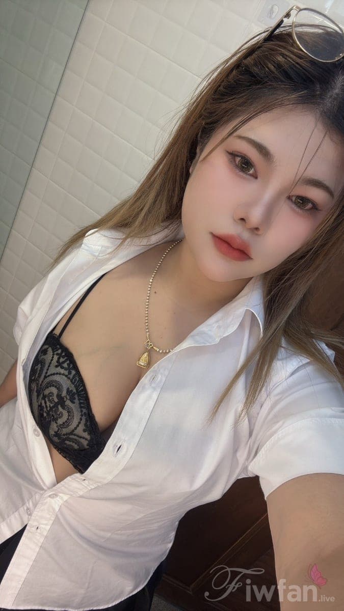 มีนา 2